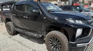 Mitsubishi L200 2023 Noir