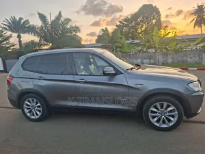 BMW X3 xDrive28i 4dr SUV AWD (2.0L 4cyl Turbo 8A) 2014 Gris