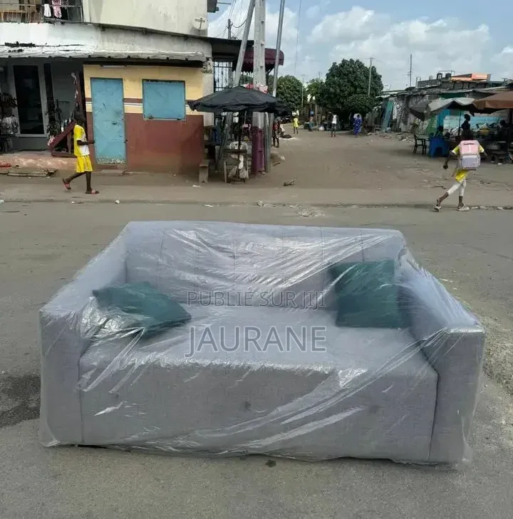 Disponible Pour La Livraison