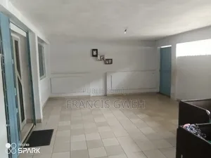 3chbre Villa dans Francis Gweh, Cocody à Vendre