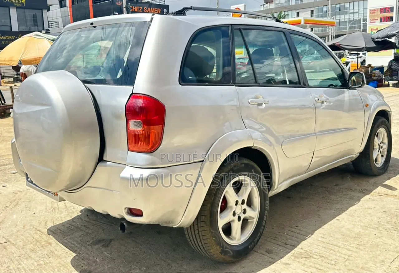 Toyota RAV4 1.8 2005 Gris