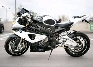 Nouveau BMW S 1000 RR 2023 Blanc