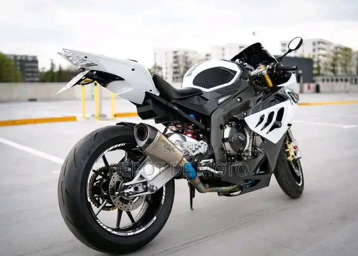 Nouveau BMW S 1000 RR 2023 Blanc