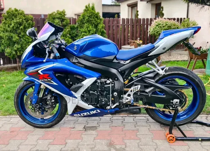 Nouveau BMW Autre 2010 Bleu
