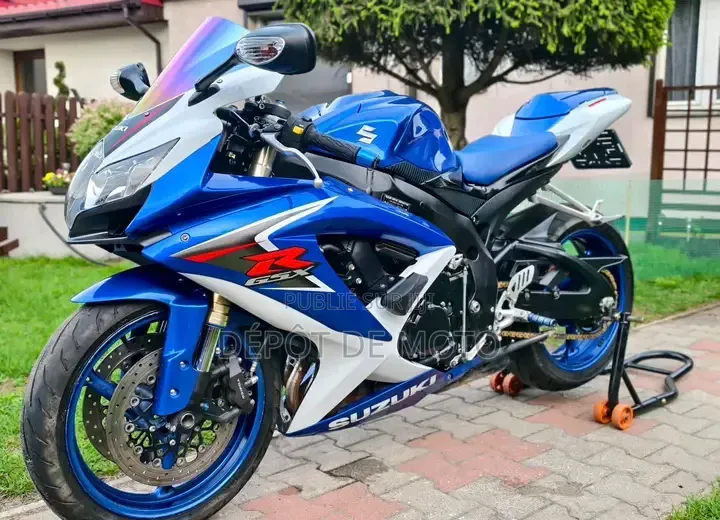 Nouveau BMW Autre 2010 Bleu