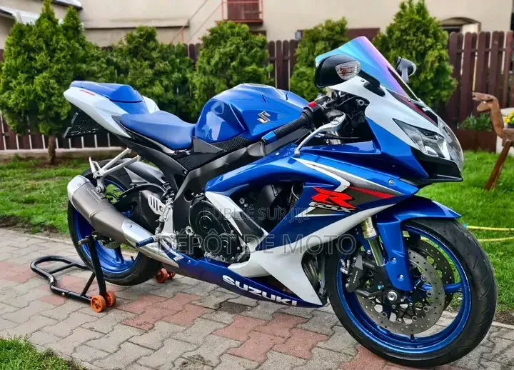 Nouveau BMW Autre 2010 Bleu