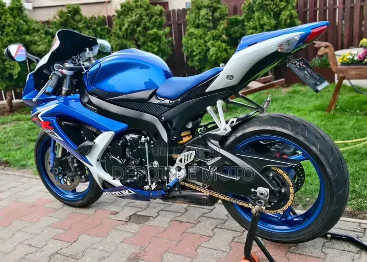 Nouveau BMW Autre 2010 Bleu