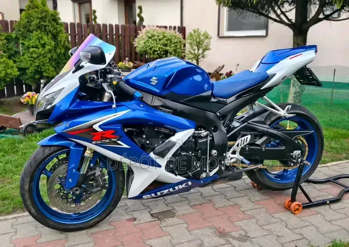 Nouveau BMW Autre 2010 Bleu