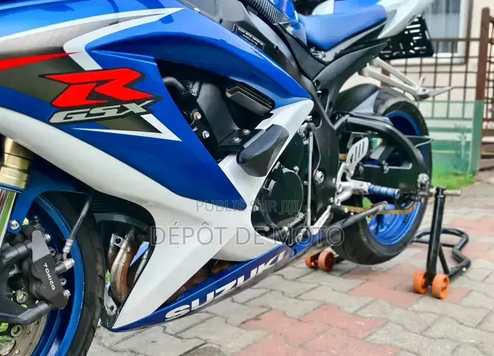 Nouveau BMW Autre 2010 Bleu