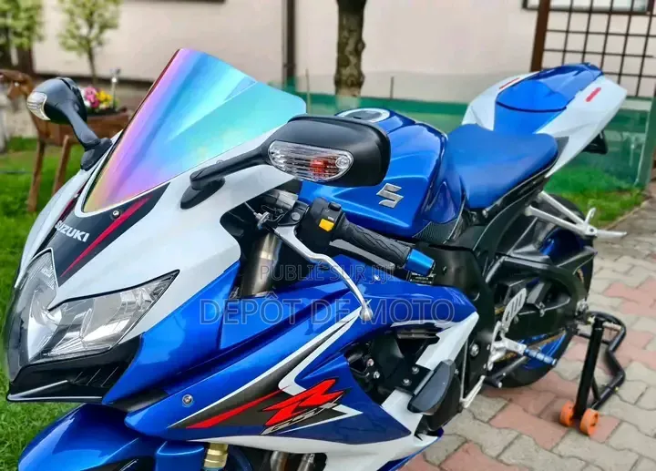 Nouveau BMW Autre 2010 Bleu