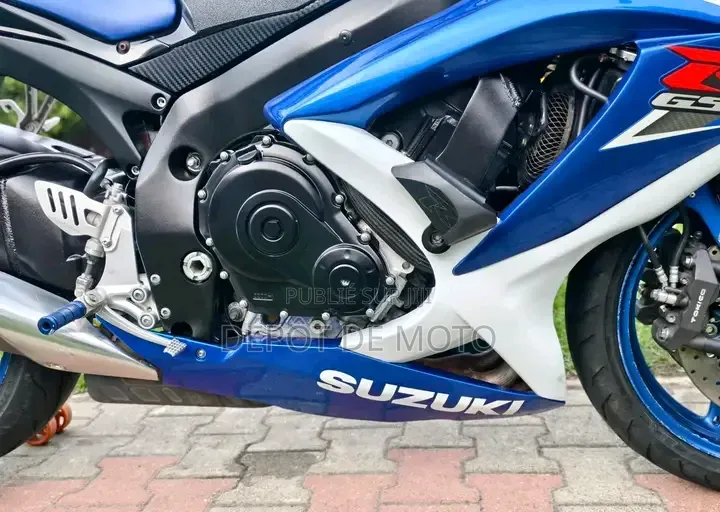 Nouveau BMW Autre 2010 Bleu
