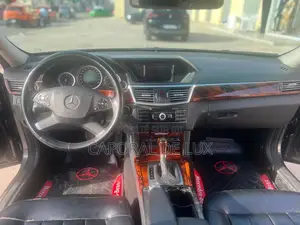 Mercedes-Benz E200 2010 Noir