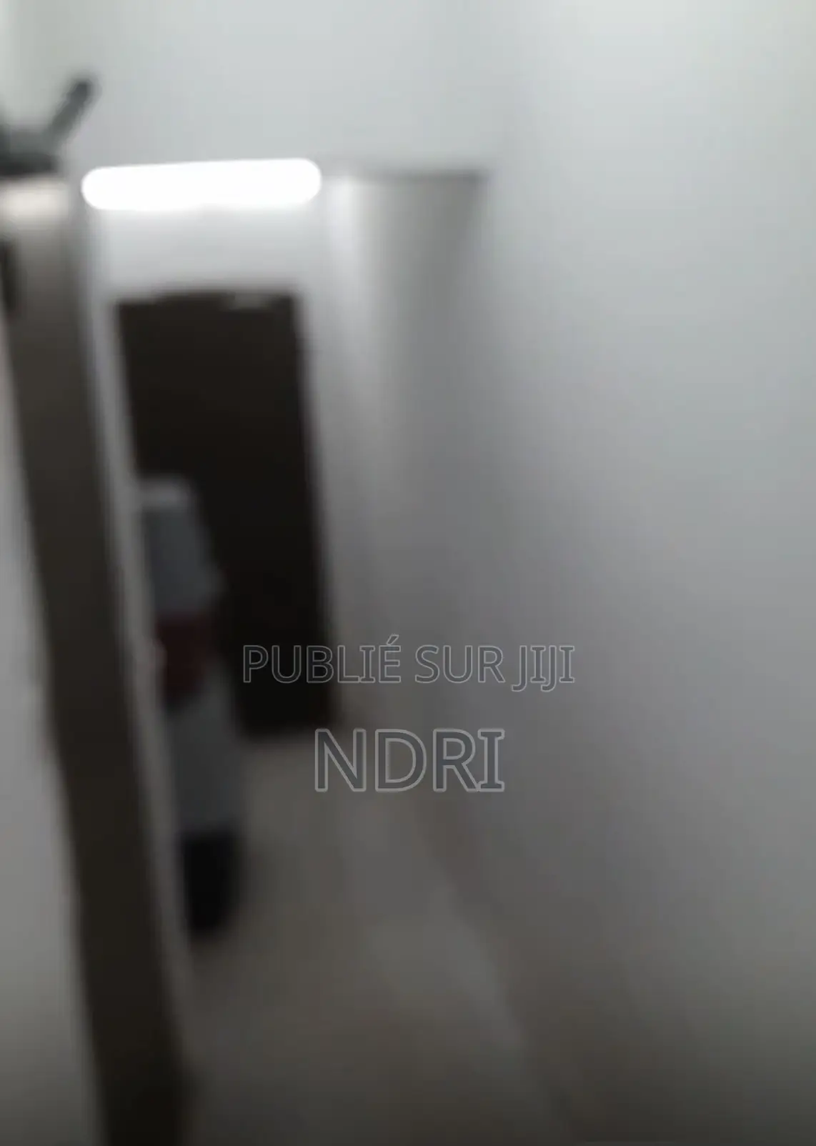 Magasin À Louer Au 2 Plateau Latrille