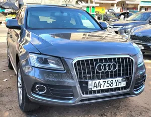 Audi Q5 2.0T Premium quattro 4dr SUV AWD (2.0L 4cyl Turbo 8A) 2014 Gris
