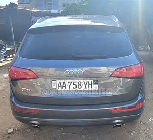 Audi Q5 2.0T Premium quattro 4dr SUV AWD (2.0L 4cyl Turbo 8A) 2014 Gris