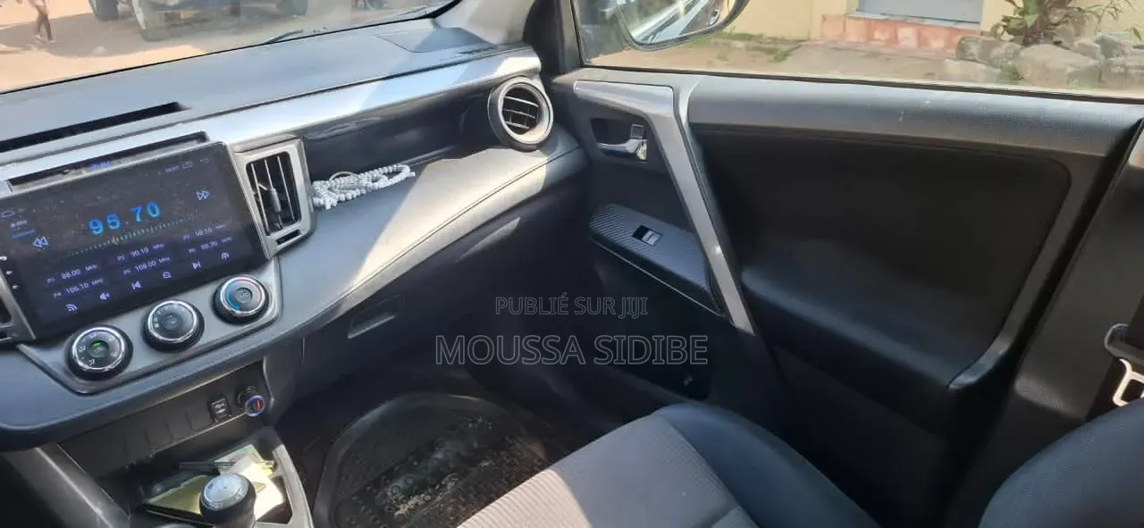 Toyota RAV4 LE 4dr SUV (2.5L 4cyl 6A) 2015 Noir