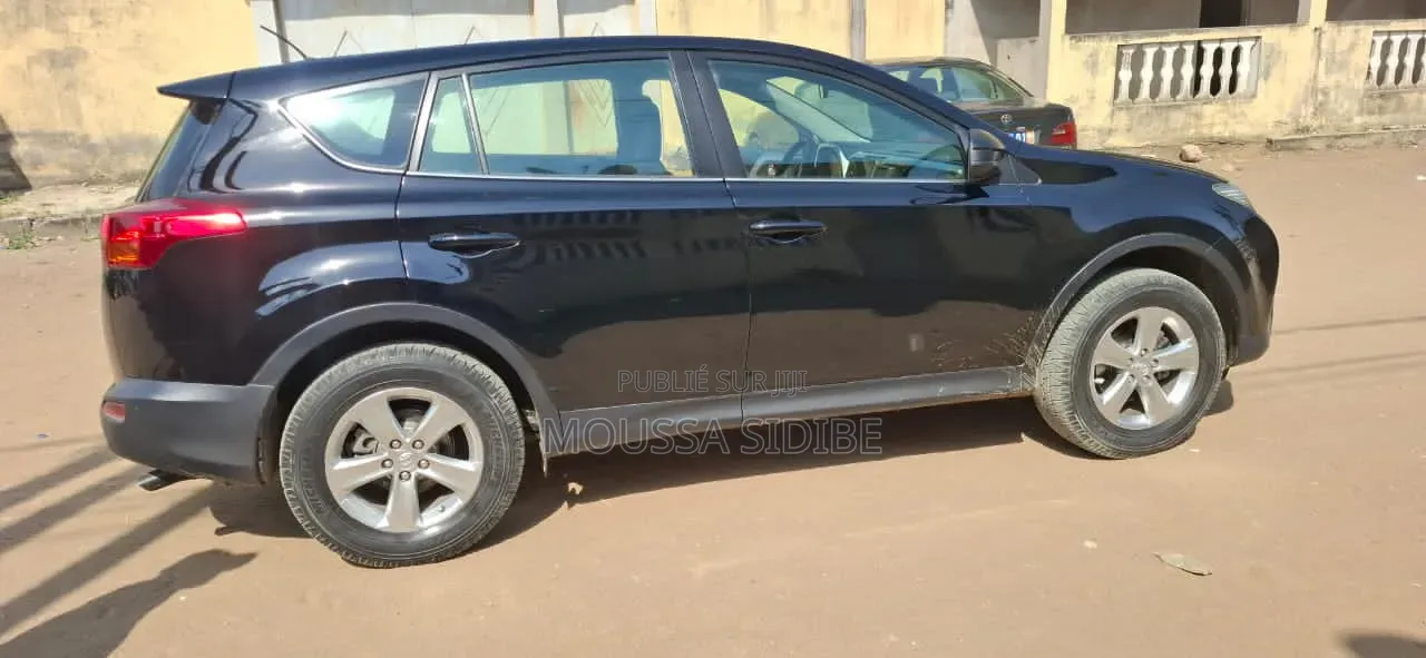 Toyota RAV4 LE 4dr SUV (2.5L 4cyl 6A) 2015 Noir
