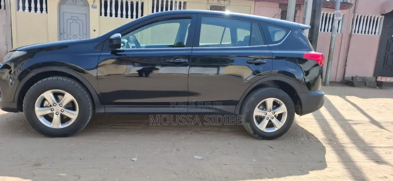 Toyota RAV4 LE 4dr SUV (2.5L 4cyl 6A) 2015 Noir