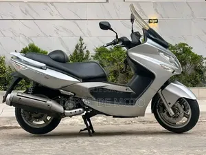 Nouveau Kymco Xciting 2025 Gris