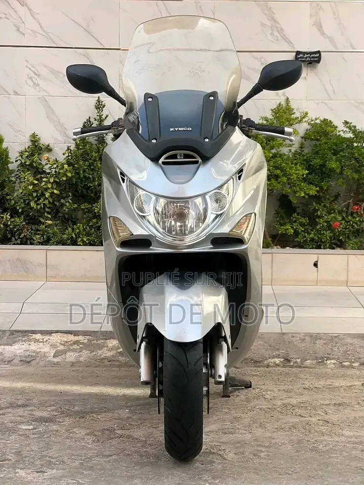 Nouveau Kymco Xciting 2025 Gris