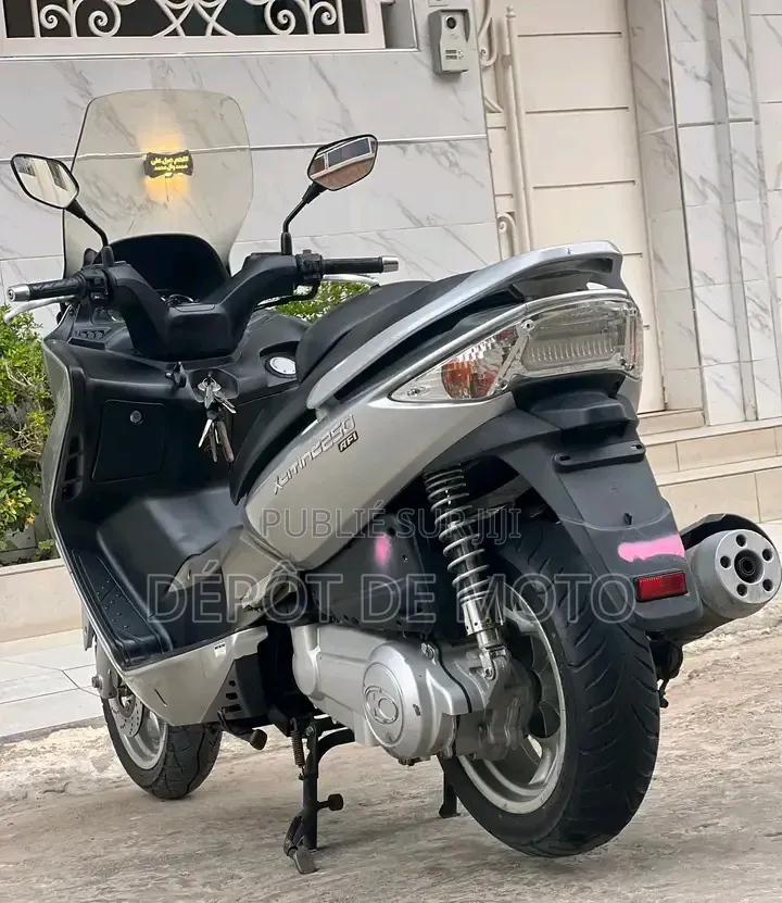 Nouveau Kymco Xciting 2025 Gris