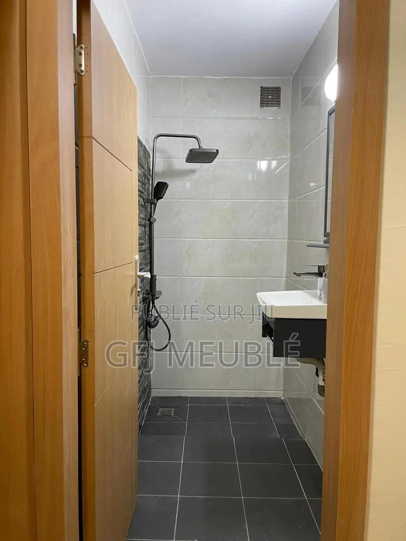 Meublé 3chbre Appartement dans Gfj Meublé, Cocody à Louer