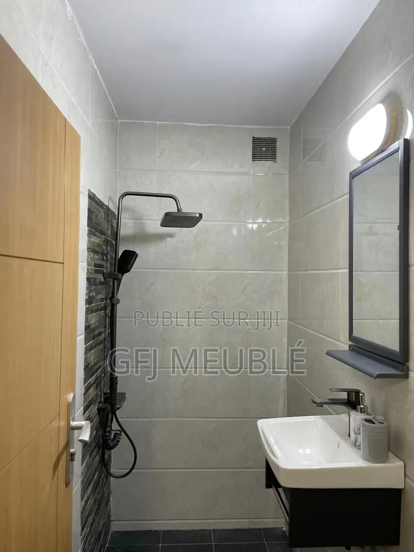 Meublé 3chbre Appartement dans Gfj Meublé, Cocody à Louer