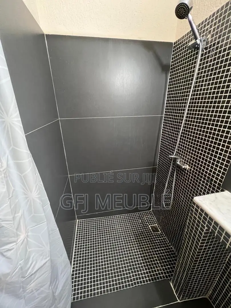 Meublé 3chbre Appartement dans Gfj Meublé, Cocody à Louer