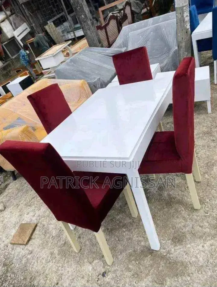 Table À Manger