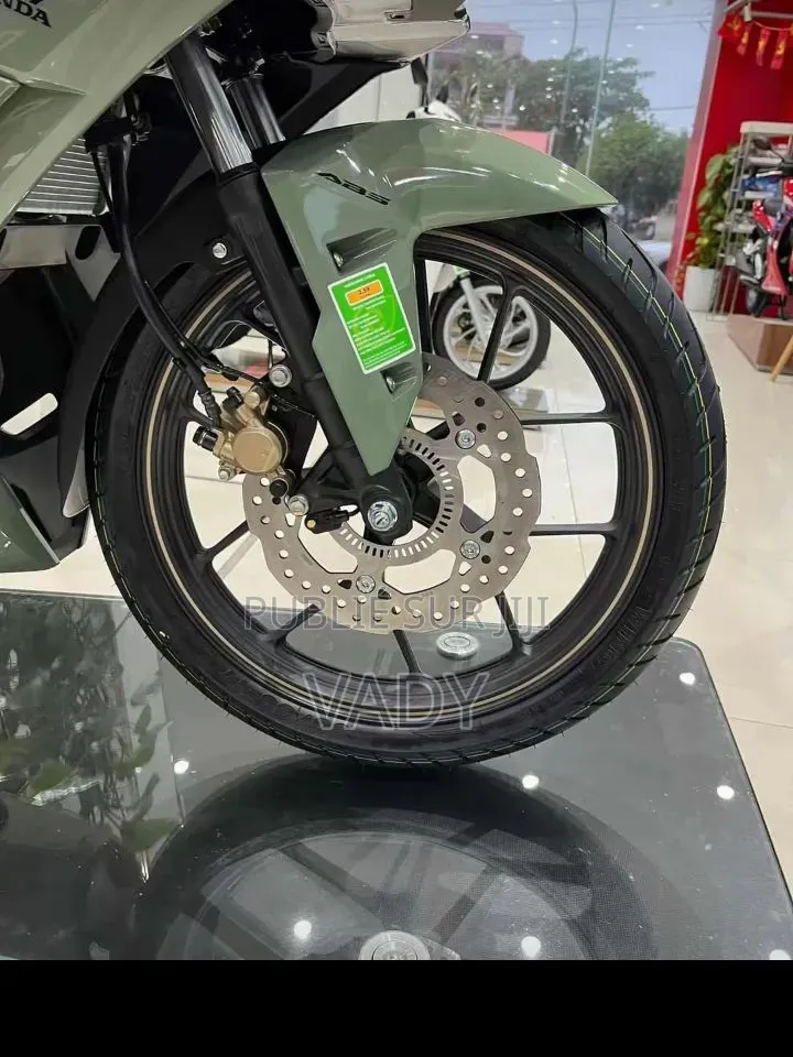 Nouveau Honda NC700X 2026 Vert