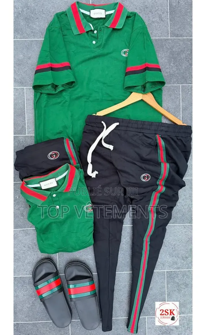 Nouvelle Collection De Survêtement Stock Limité .