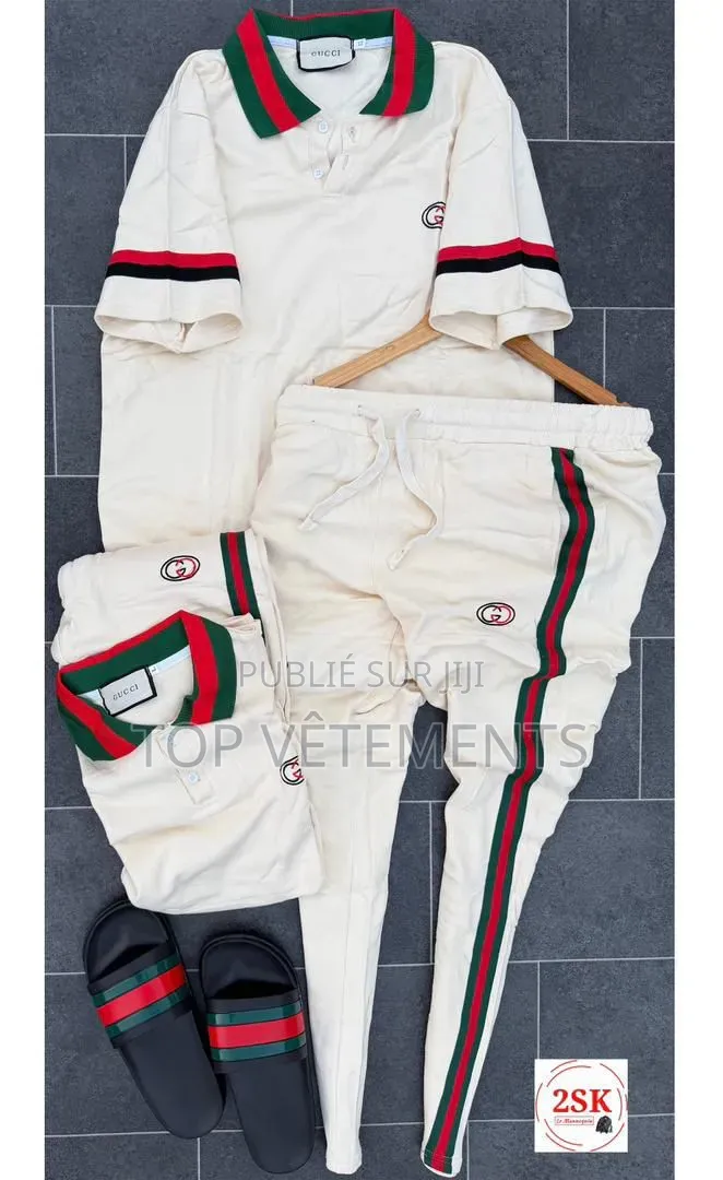 Nouvelle Collection De Survêtement Stock Limité .