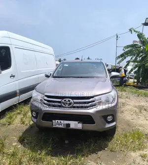 Toyota Hilux 2020 Marron