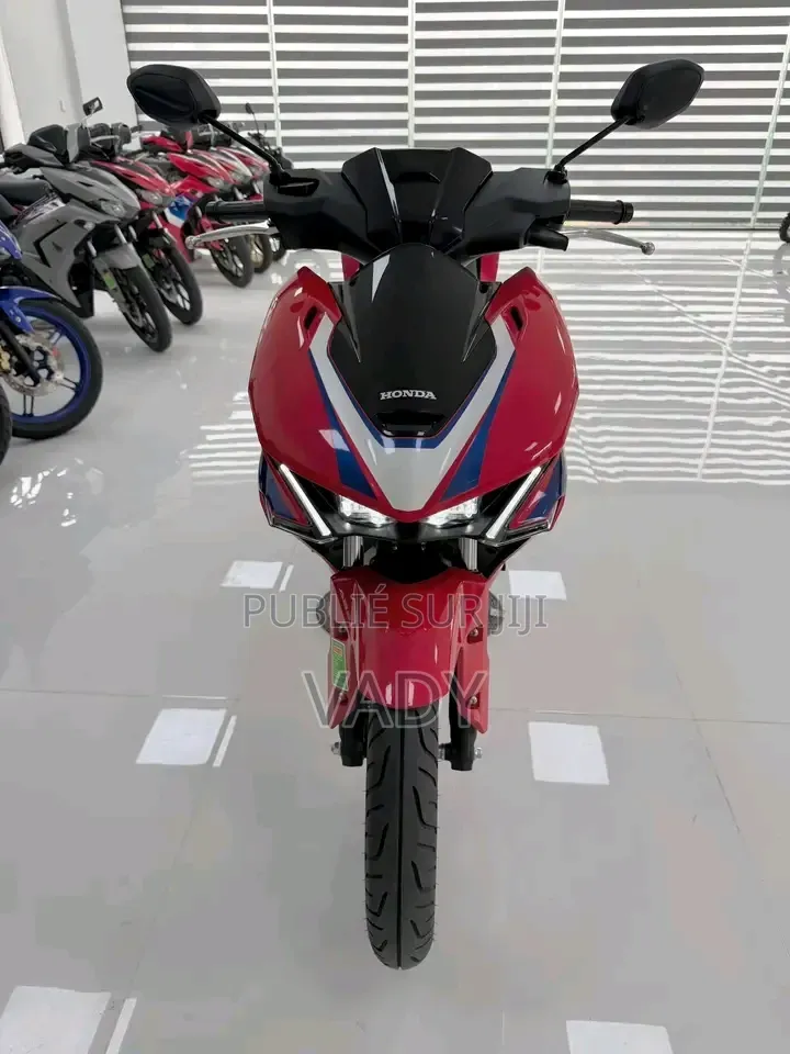 Nouveau Honda NC700X 2026 Rouge