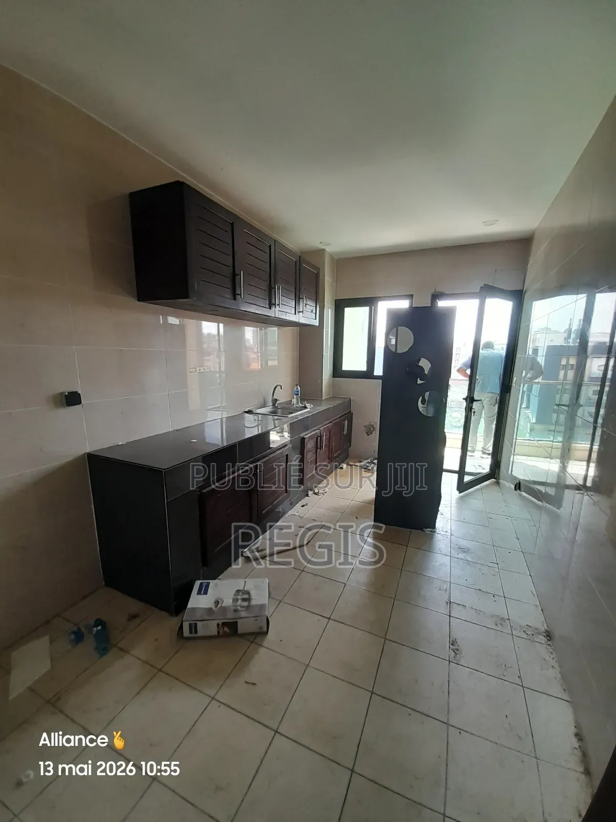 2chbre Appartement dans Immeuble Avec, Cocody à Louer