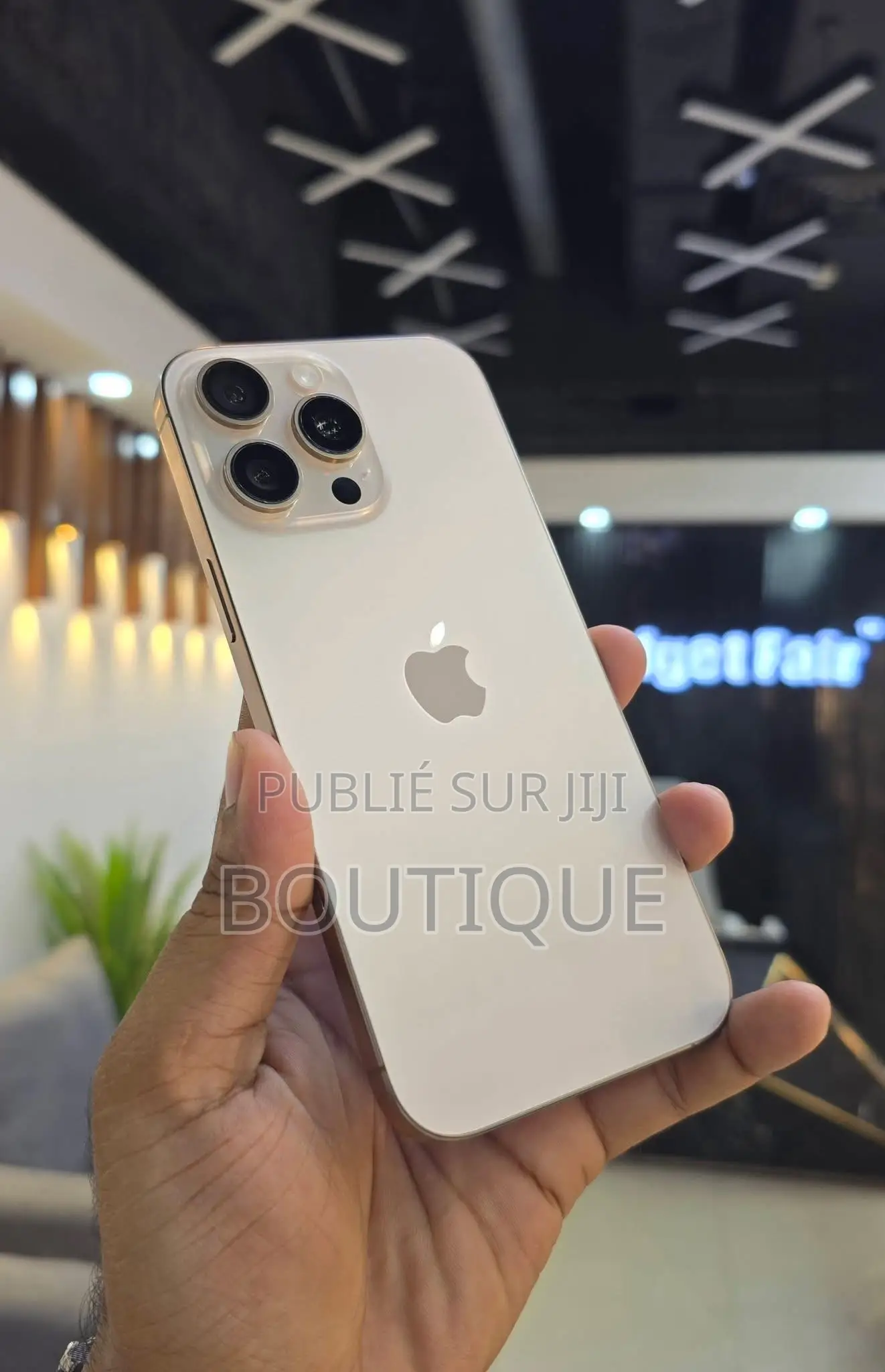 Nouveau Apple iPhone 16 Pro Max 1 TB Gris