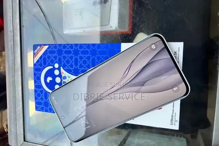 Nouveau Tecno Spark Slim 256 GB Blanc
