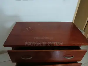 Commode À Vendre