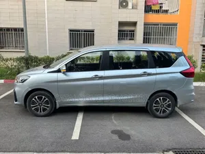 Suzuki Ertiga 2023 Gris