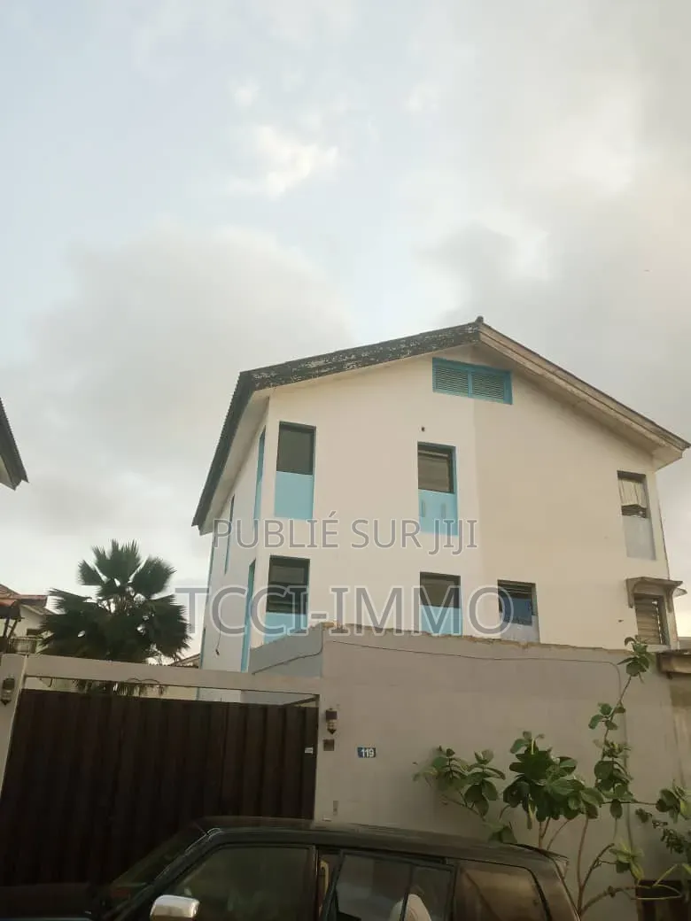 4chbre Maison dans Tccisarl, Cocody à Vendre