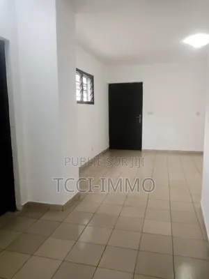 4chbre Maison dans Tccisarl, Cocody à Vendre
