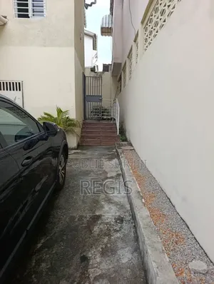 4chbre Villa dans Villa À Louer, Cocody à Louer