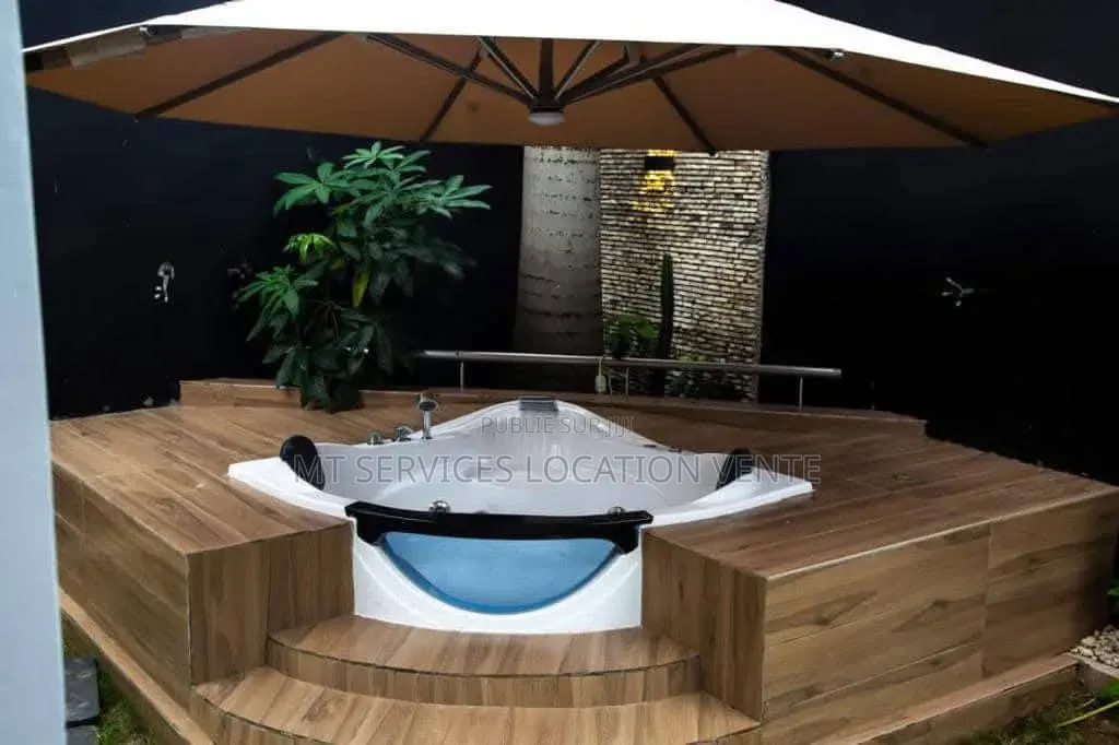 Meublé 3chbre Villa dans Mt Services Location, Cocody à Louer