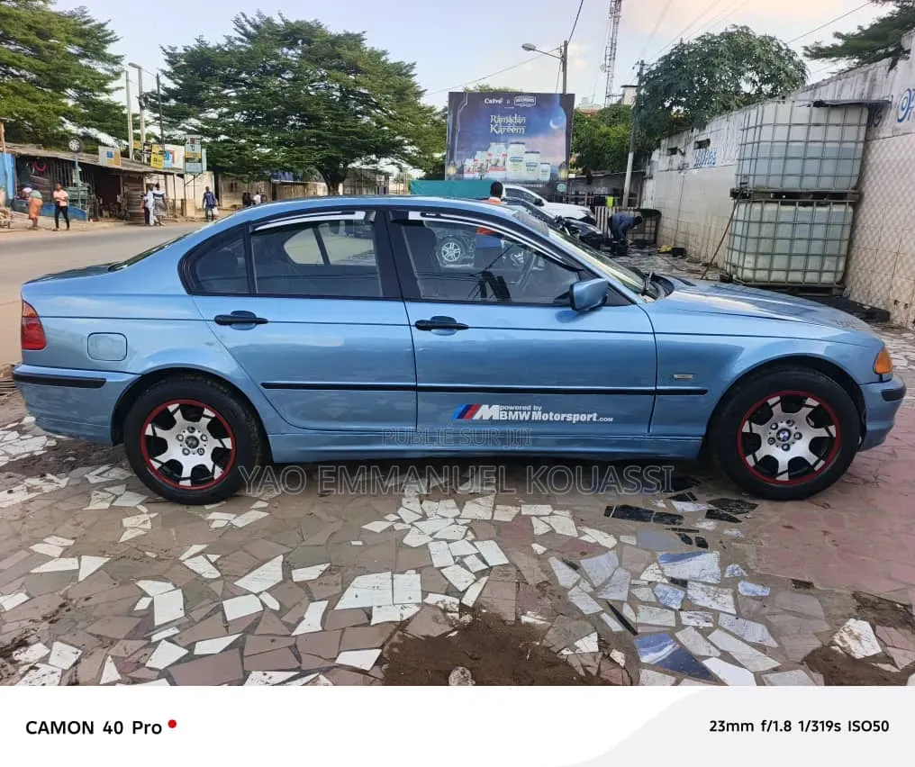 BMW 318i 2016 Bleu