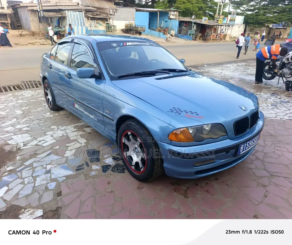 BMW 318i 2016 Bleu