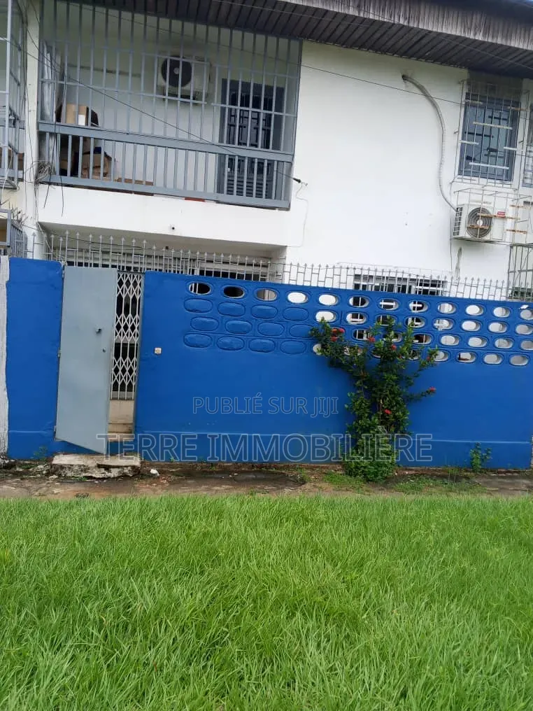 3chbre Duplex dans La Terre Immobilière, Cocody à Vendre