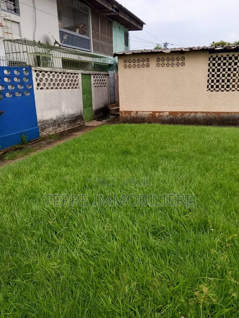 3chbre Duplex dans La Terre Immobilière, Cocody à Vendre