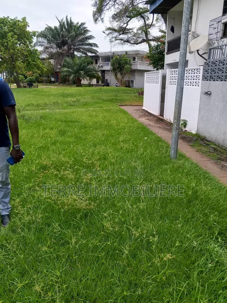 3chbre Duplex dans La Terre Immobilière, Cocody à Vendre