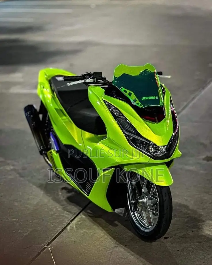 Nouveau TVS HLX 125 2026 Blanc