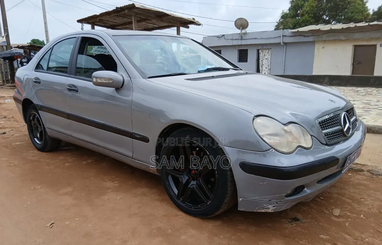 Mercedes-Benz C200 2000 Gris